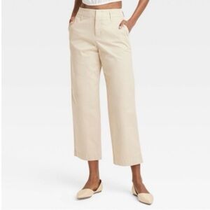 a new day NWT Straight Leg Cropped Stretch Pants in Beige Sz 8